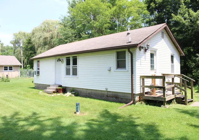 2nd image of 39 S Evergreen Park, Valparaiso, IN 46385 | MLS# 842441