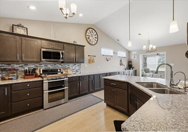 4th image of 13947 Breakwater Ln, Cedar Lake, IN 46303 | MLS# 842417