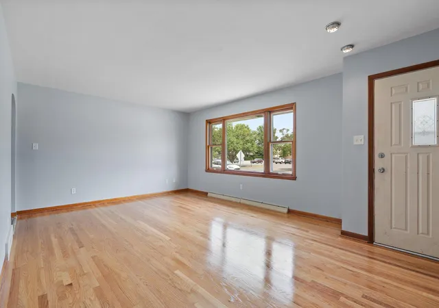 4th image of 210 S Indiana Ave, Crown Point, IN 46307 | MLS# 842325
