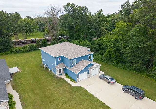 3rd image of 1250-1252 Lawson Ln, Chesterton, IN 46304 | MLS# 842346