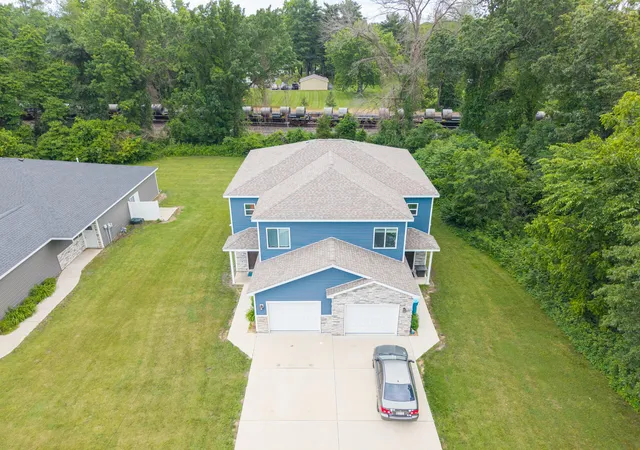 4th image of 1250-1252 Lawson Ln, Chesterton, IN 46304 | MLS# 842346
