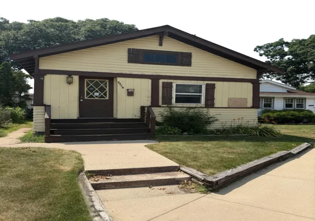 1st image of 6446 Crescent Pl, Hammond, IN 46324 | MLS# 842389