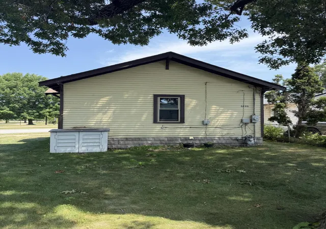 2nd image of 6446 Crescent Pl, Hammond, IN 46324 | MLS# 842389
