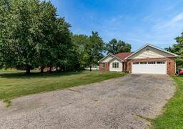 Photo 3 of Sale Pending at 6996 Prairieview Ct, De Motte, IN 46310 | MLS# 842488 | Listing updated on 2026-09-06