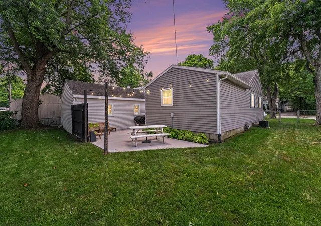 4th image of 27 Walnut Pkwy, Crown Point, IN 46307 | MLS# 842503