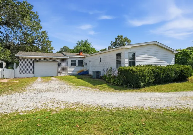 image of 9390 N 1000 W, De Motte, IN 46310 | MLS# 842353