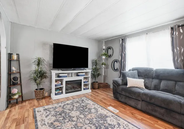 image of 9390 N 1000 W, De Motte, IN 46310 | MLS# 842353