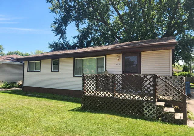 Photo 1 of Sale Pending at 633 N Glenwood Ave, Griffith, IN 46319 | MLS# 842382 | Listing updated on 2026-08-14