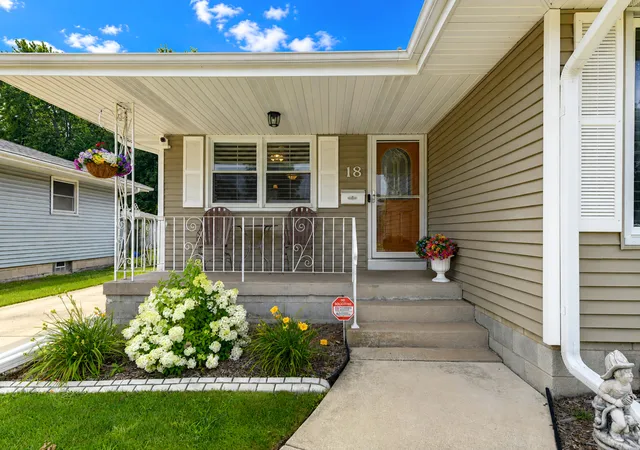 2nd image of 18 Timrick Dr, Munster, IN 46321 | MLS# 842458