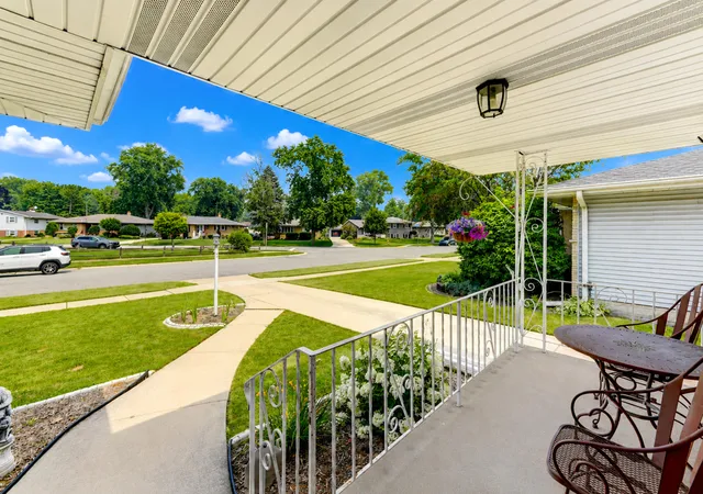 3rd image of 18 Timrick Dr, Munster, IN 46321 | MLS# 842458