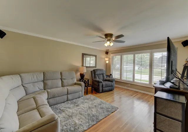 4th image of 18 Timrick Dr, Munster, IN 46321 | MLS# 842458