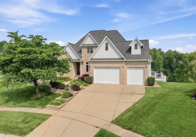3rd image of 2654 Mariestad Dr, Valparaiso, IN 46385 | MLS# 842509