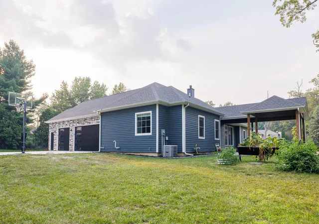 2nd image of 5811 W Fairway Dr, Rensselaer, IN 47978 | MLS# 842660