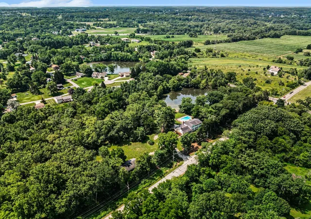 3rd image of 238 W Joliet Rd, Valparaiso, IN 46385 | MLS# 842442