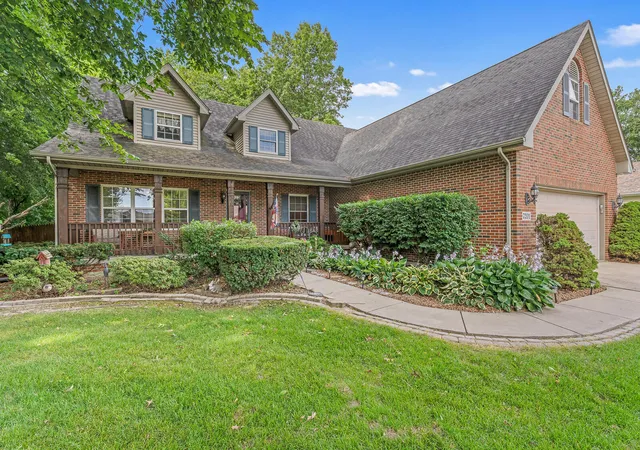 2nd image of 7201 Bracken Pkwy, Hobart, IN 46342 | MLS# 842409