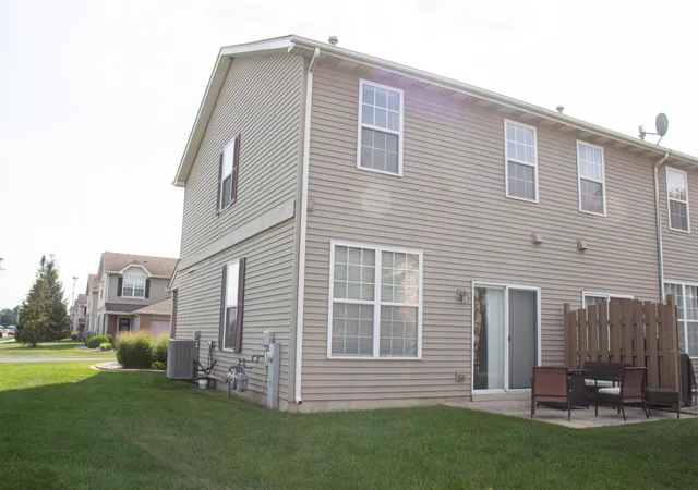 Photo 14 of Sale Pending at 879 Flagstone Dr, Dyer, IN 46311 | MLS# 842853 | Listing updated on 2026-08-05