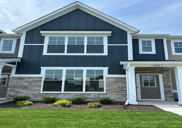 2nd image of 1609 Parkside Ln #F, Dyer, IN 46311 | MLS# 842416