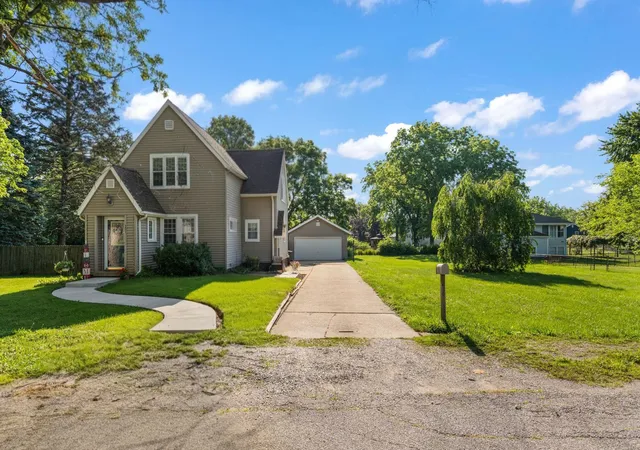 1st image of 221 N Pennsylvania St, Hobart, IN 46342 | MLS# 842428