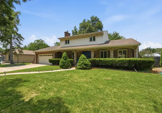 2nd image of 9218 Greenwood Ave, Munster, IN 46321 | MLS# 842445