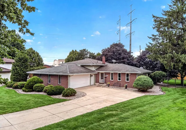 1st image of 8832 Jefferson Ct, Munster, IN 46321 | MLS# 842808