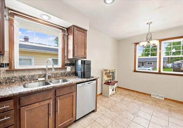 5th image of 6517 Illinois Ave, Hammond, IN 46323 | MLS# 842686