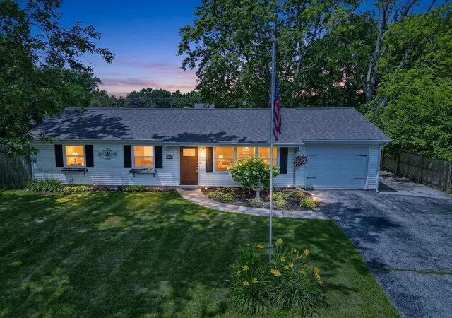 3rd image of 760 Acadia Rd, Valparaiso, IN 46385 | MLS# 842440