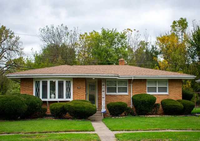 1st image of 400 E 52nd Ave, Merrillville, IN 46410 | MLS# 842447