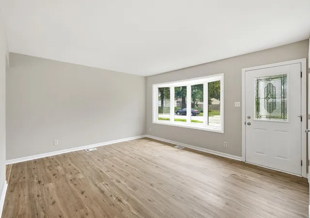 5th image of 7726 New Hampshire Ave, Hammond, IN 46323 | MLS# 842976