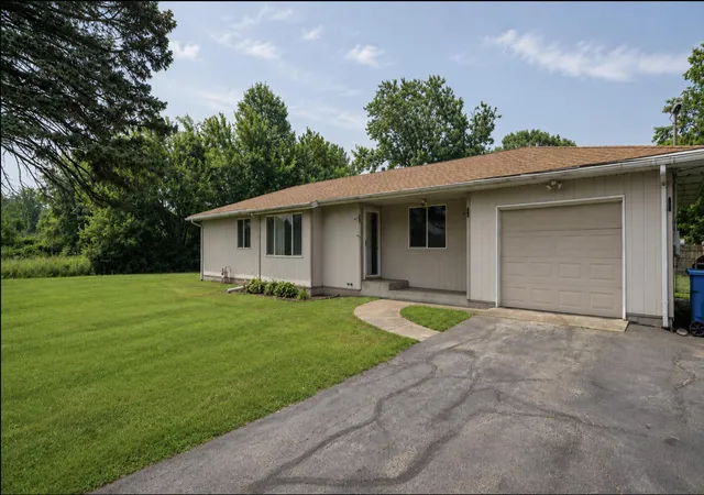 2nd image of 224 Haglund Rd, Chesterton, IN 46304 | MLS# 842539