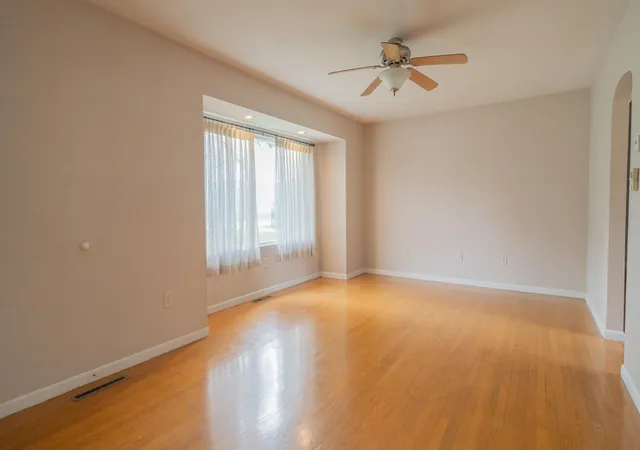 4th image of 224 Haglund Rd, Chesterton, IN 46304 | MLS# 842539