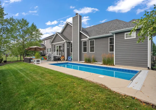 2nd image of 1976 Franklin Dr, Crown Point, IN 46307 | MLS# 842553