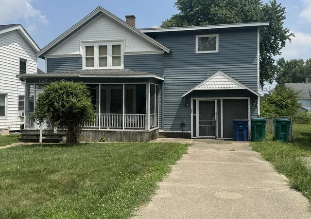 2nd image of 1207 Ridge St, La Porte, IN 46350 | MLS# 842494