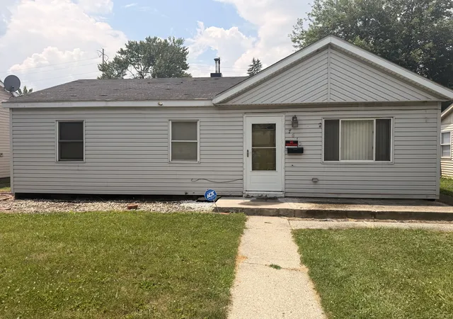 Photo 2 of Sale Pending at 7610 Alexander Ave, Hammond, IN 46323 | MLS# 842497 | Listing updated on 2026-07-20