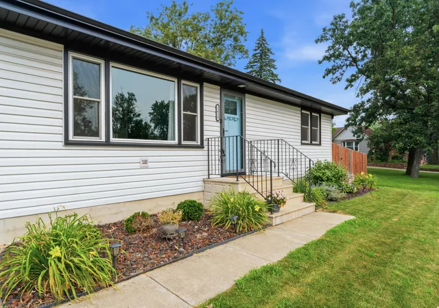 Photo 2 of Single family home for sale at 2426 Andrew Dr, Dyer, IN 46311 | MLS# 842525 | Listing updated on 2026-10-06