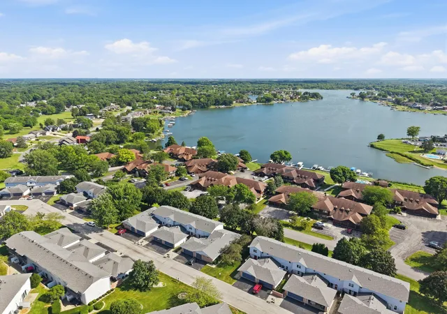 24th image of 2529 E Lakeshore Dr #A-47, Crown Point, IN 46307 | MLS# 842943