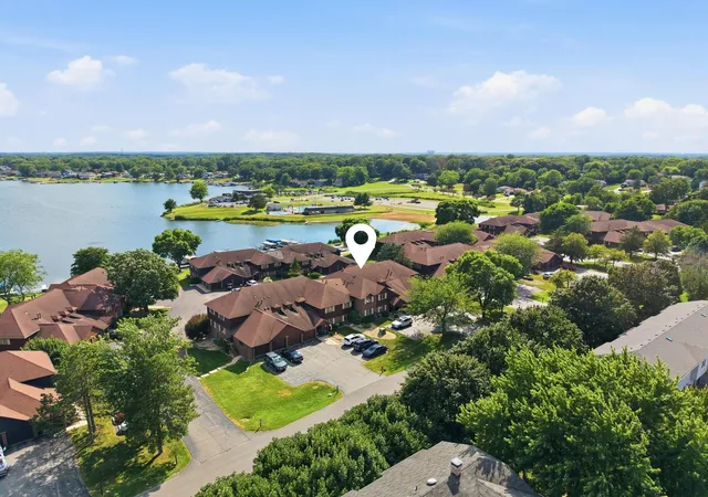 3rd image of 2529 E Lakeshore Dr #A-47, Crown Point, IN 46307 | MLS# 842943
