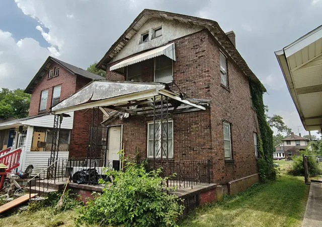 2nd image of 216 Ellsworth St, Gary, IN 46404 | MLS# 842532