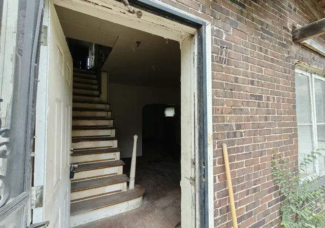 4th image of 216 Ellsworth St, Gary, IN 46404 | MLS# 842532
