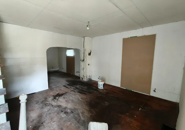5th image of 216 Ellsworth St, Gary, IN 46404 | MLS# 842532