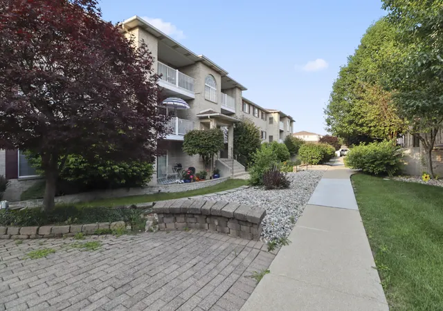 Photo 3 of Sale Pending at 2021 W 75th Place #25, Merrillville, IN 46410 | MLS# 842536 | Listing updated on 2026-08-26