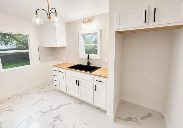 4th image of 4368 Delaware St, Gary, IN 46409 | MLS# 843093