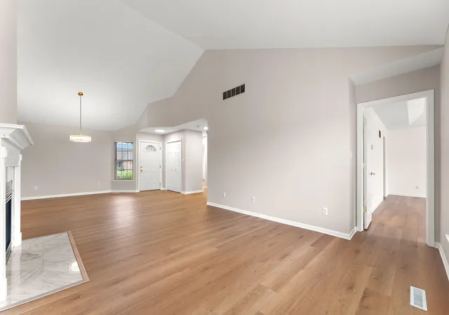 Photo 3 of Sale Pending at 10011 Wildwood Ln, Highland, IN 46322 | MLS# 842628 | Listing updated on 2026-08-22