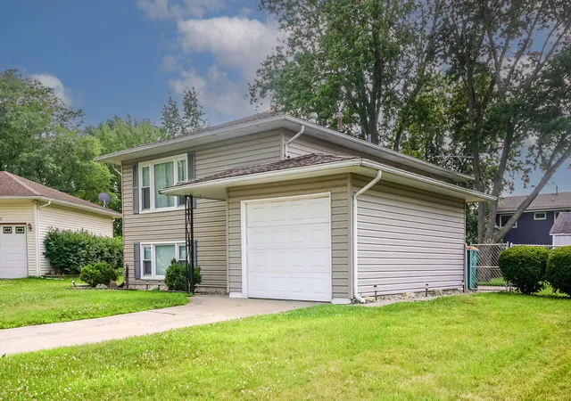 3rd image of 7266 Polk St, Merrillville, IN 46410 | MLS# 842728