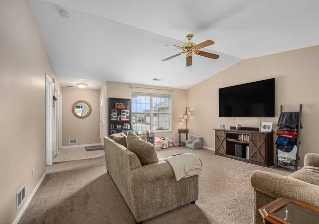 3rd image of 381 Golden Oak Dr, Crown Point, IN 46307 | MLS# 842557
