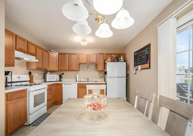 5th image of 381 Golden Oak Dr, Crown Point, IN 46307 | MLS# 842557