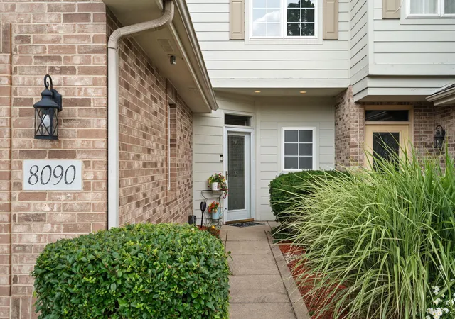 2nd image of 8090 Tuckaway Ct, Crown Point, IN 46307 | MLS# 842667