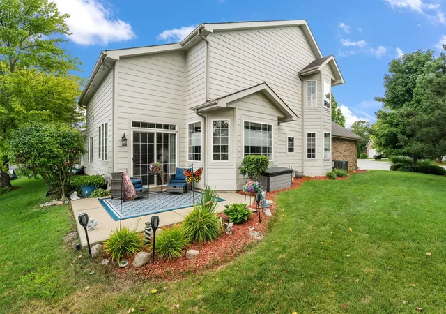 3rd image of 8090 Tuckaway Ct, Crown Point, IN 46307 | MLS# 842667