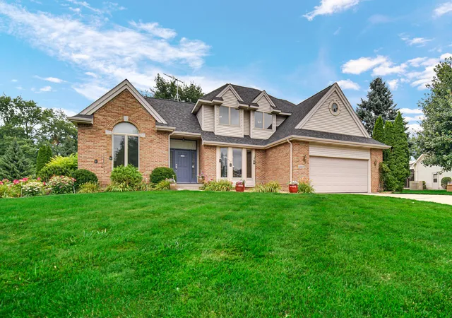 2nd image of 2957 Woodbine Dr, Valparaiso, IN 46383 | MLS# 843127