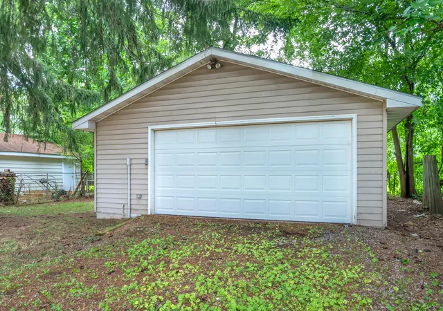 25th image of 400 Woodlawn Ave, Chesterton, IN 46304 | MLS# 842569
