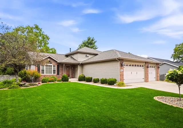 Photo 1 of Sale Pending at 9634 Grasselli Ave, Saint John, IN 46373 | MLS# 842677 | Listing updated on 2026-09-02